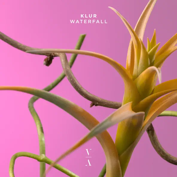 Скачать песню Klur - Waterfall